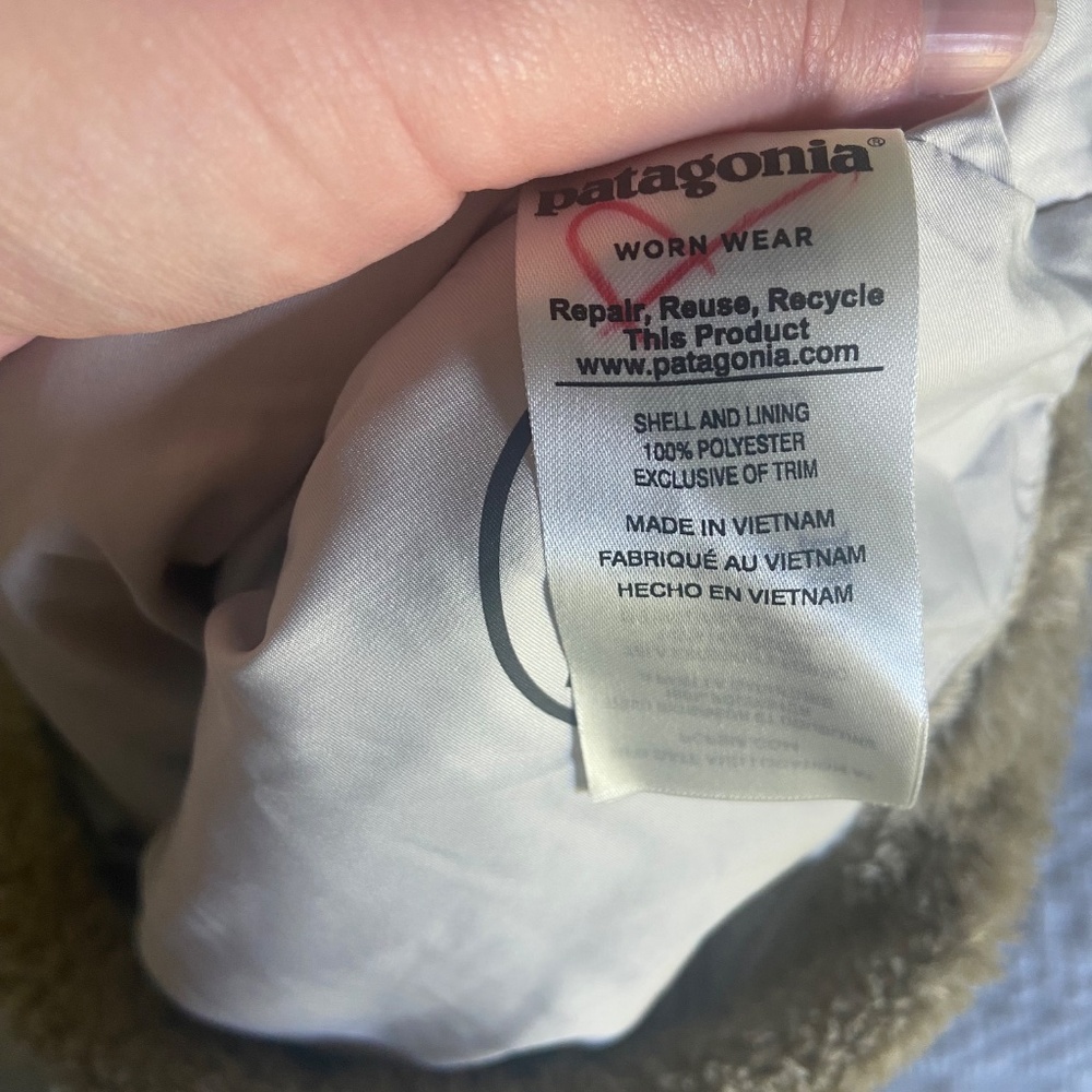 Patagonia Teddy Zip Vest - Picture 6 of 6